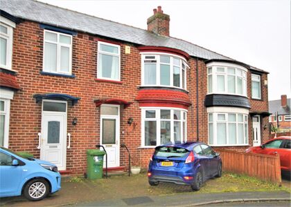 Henley Grove, 3 bedroom Mid Terrace House to rent, £675 pcm