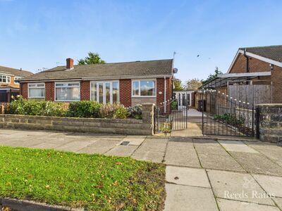 2 bedroom Semi Detached Bungalow for sale