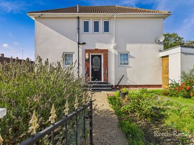 Central Avenue, 3 bedroom End Terrace House for sale, £130,000