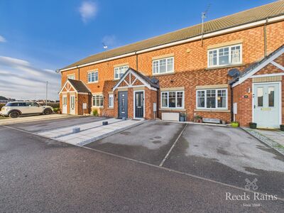 3 bedroom Mid Terrace House for sale