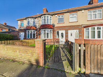 3 bedroom Mid Terrace House for sale