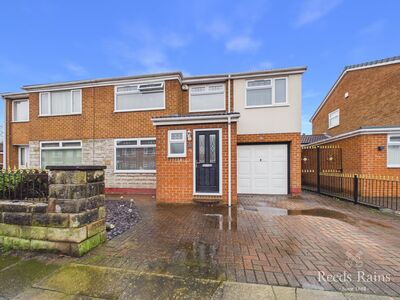 4 bedroom Semi Detached House for sale