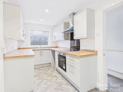 Dukeport Court, 1 bedroom Flat to rent, &pound;575 pcm