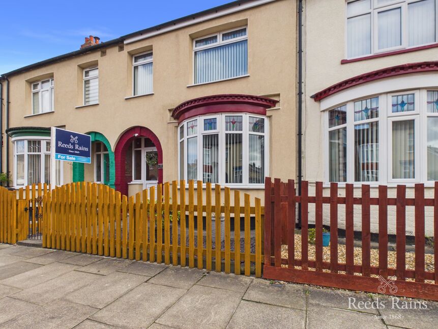 3 bedroom Mid Terrace House for sale