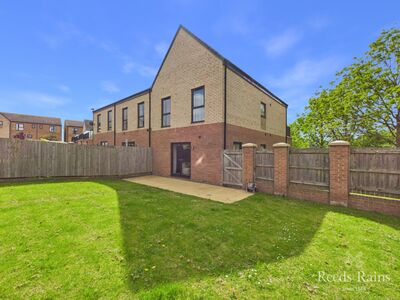 3 bedroom End Terrace House for sale