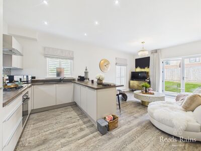 3 bedroom End Terrace House for sale