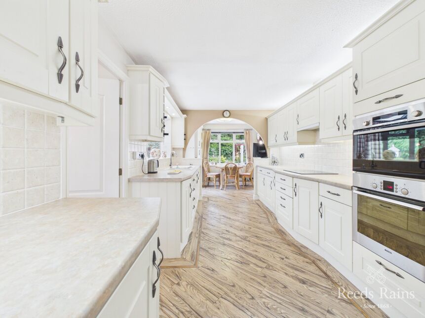 Kitchen / breakfast room