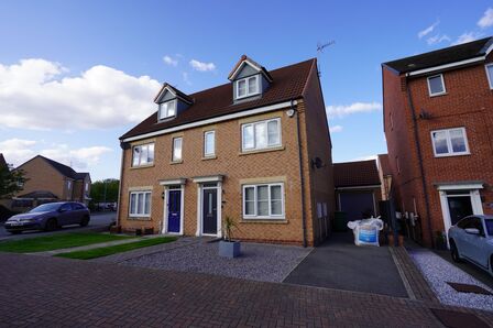 4 bedroom Semi Detached House for sale