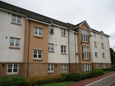 Sun Gardens, 3 bedroom Flat for sale, &pound;80,000