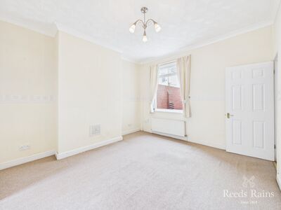 Castlereagh Road, 2 bedroom Mid Terrace House to rent, &pound;650 pcm
