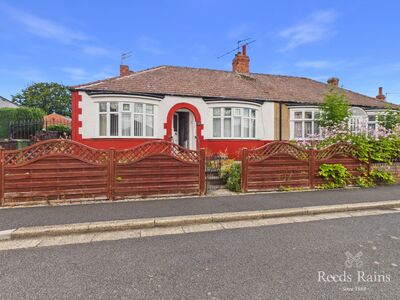 2 bedroom Semi Detached Bungalow for sale