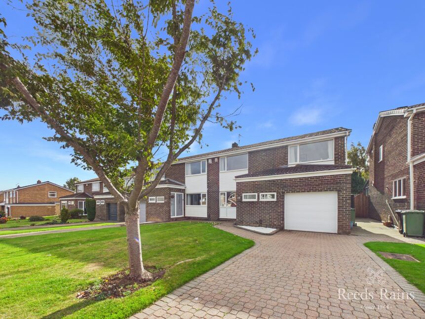 Main image of 4 bedroom Semi Detached House for sale, Malcolm Drive, Stockton-on-Tees, Durham, TS19