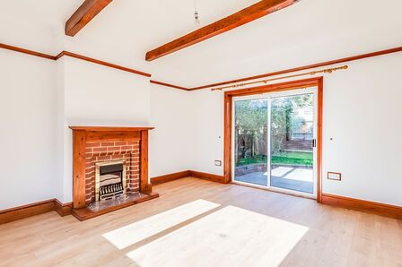 Lingwell Nook Lane, 3 bedroom Semi Detached House to rent, &pound;1,000 pcm