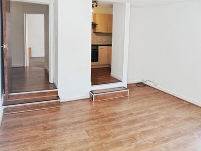 2 bedroom  Flat to rent