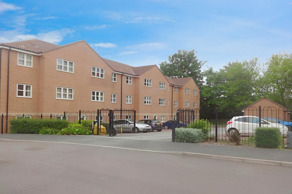 2 bedroom Flat to rent, Royal Troon Mews, Wakefield, WF1 £800 pcm