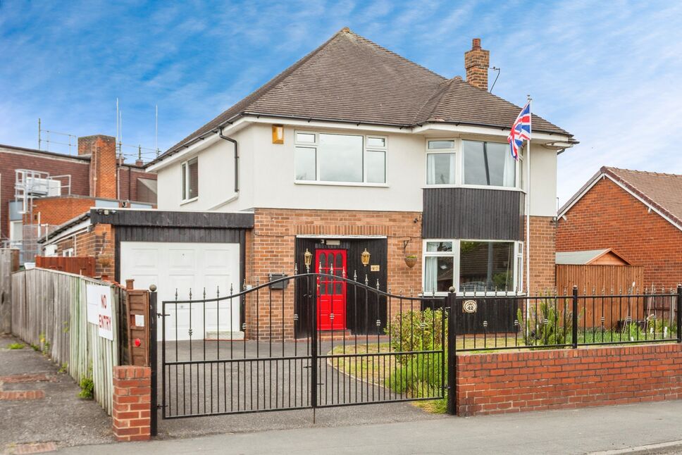 4 bedroom Detached House for sale