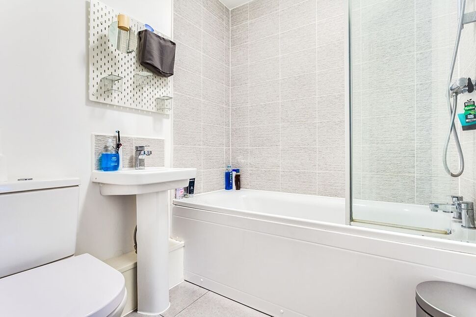 En-Suite Bathroom