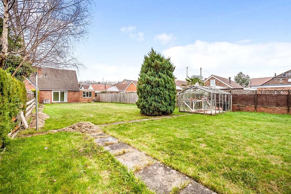 Main image of 3 bedroom Semi Detached Bungalow to rent, Cliff Drive, Crigglestone, West Yorkshire, WF4