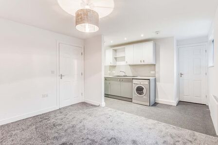 Wellington House, 2 bedroom  Flat to rent, £695 pcm
