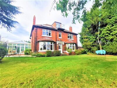 Aberford Road, 7 bedroom Detached House for sale, £1,150,000