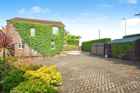 Doncaster Road, 4 bedroom Detached House for sale, £600,000