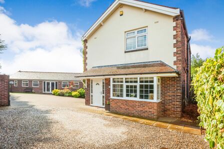 Doncaster Road, 4 bedroom Detached House for sale, £600,000