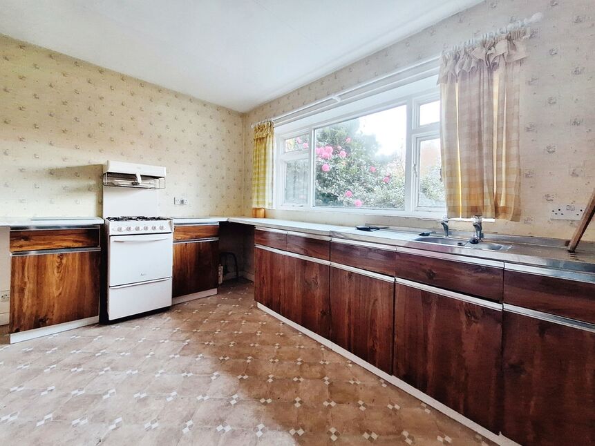 1 bedroom Detached Bungalow for sale, School Hill, Newmillerdam, WF2