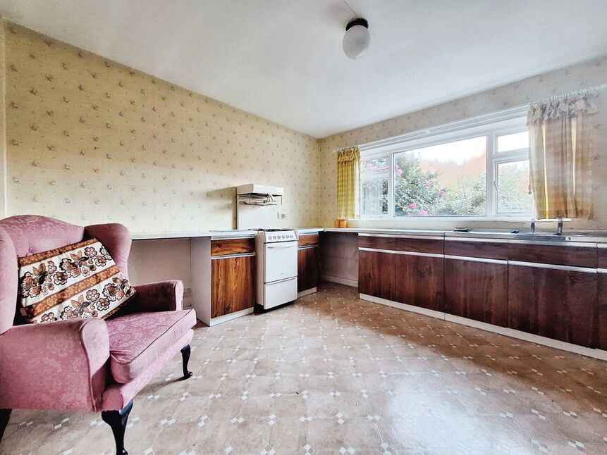 1 bedroom Detached Bungalow for sale, School Hill, Newmillerdam, WF2