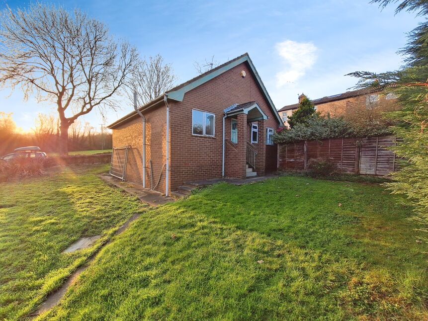 1 bedroom Detached Bungalow for sale