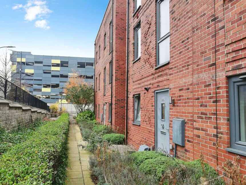 Main image of 2 bedroom End Terrace House to rent, Carnforth Avenue, Wakefield, West Yorkshire, WF1