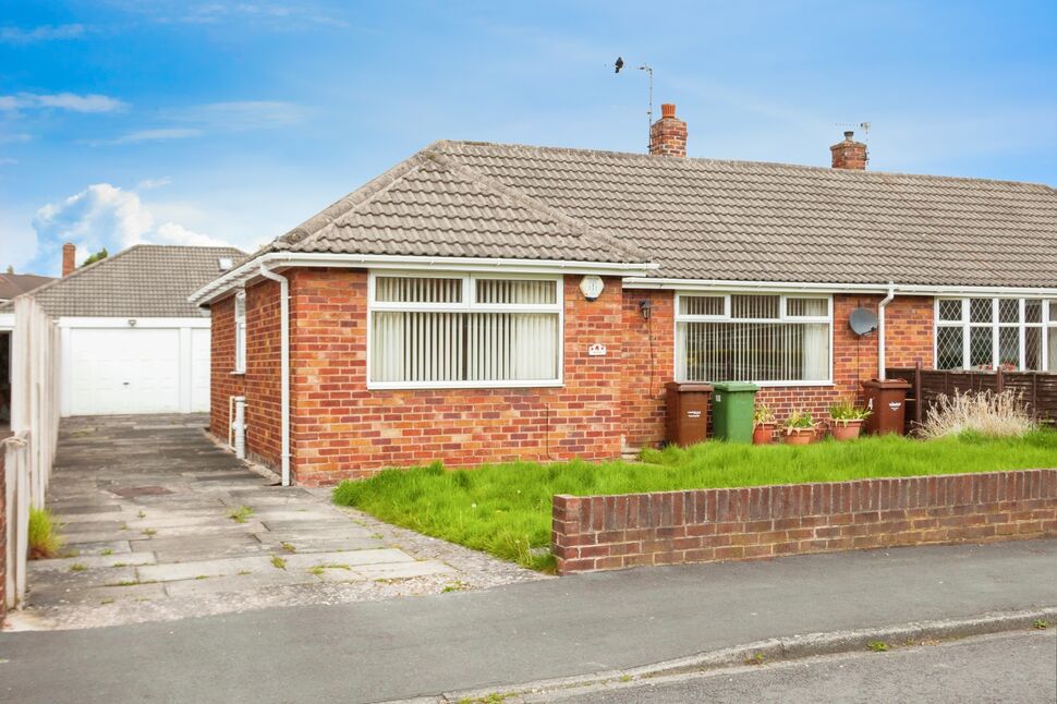 2 bedroom Semi Detached Bungalow for sale, Thornes Moor Avenue