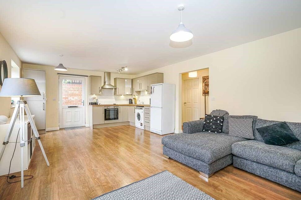 Main image of 2 bedroom Flat to rent, Oak Tree Court, Wakefield, West Yorkshire, WF1