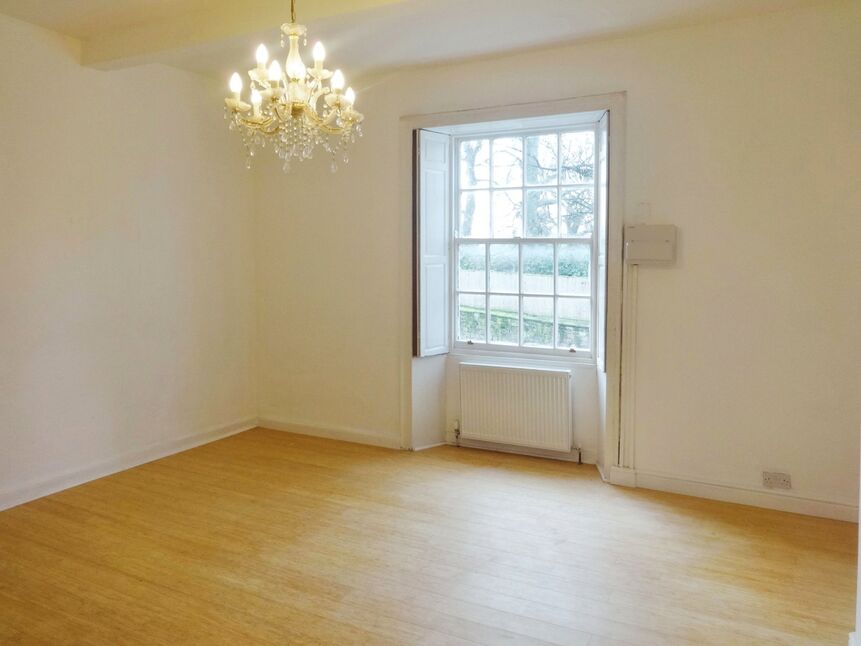 2 bedroom Flat to rent, Woodthorpe Lane, Wakefield, WF2 £950 pcm