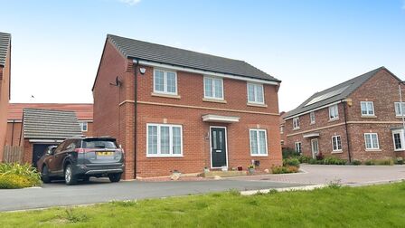 Burkwood View, 4 bedroom Detached House for sale, £375,000
