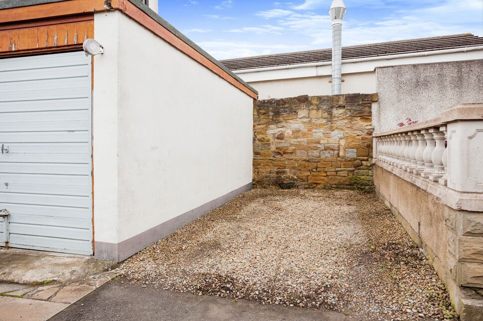 1 bedroom Mid Terrace House for sale, Allison Terrace, Kirkhamgate, WF2 £150,000