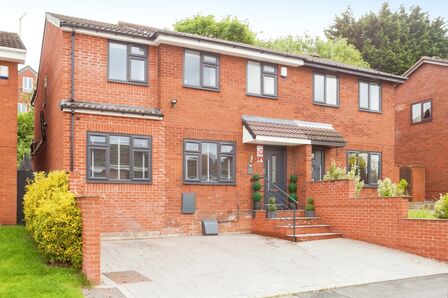 St. Johns Chase, 4 bedroom Semi Detached House for sale, £395,000