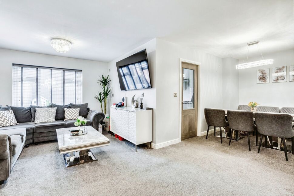 Main image of 4 bedroom Semi Detached House for sale, St. Johns Chase, Wakefield, West Yorkshire, WF1