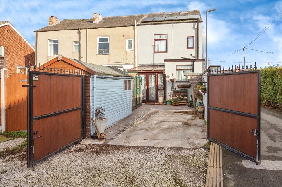 Main image of 3 bedroom End Terrace House for sale, Leeds Road, Wakefield, West Yorkshire, WF1