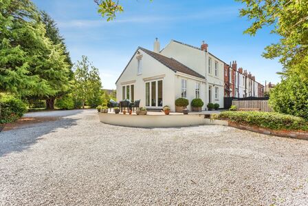 5 bedroom  House for sale