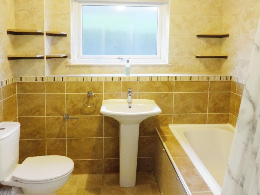 2 bedroom Flat to rent, Linton Road, Wakefield, WF1 £775 pcm