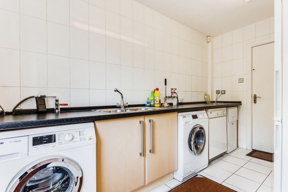 4 bedroom Detached House for sale, Sandal Grange Gardens, Wakefield, WF2 £675,000