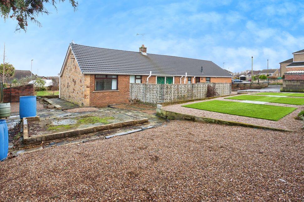 2 bedroom Detached House for sale, Lindale Lane, Kirkhamgate, WF2 £400,000