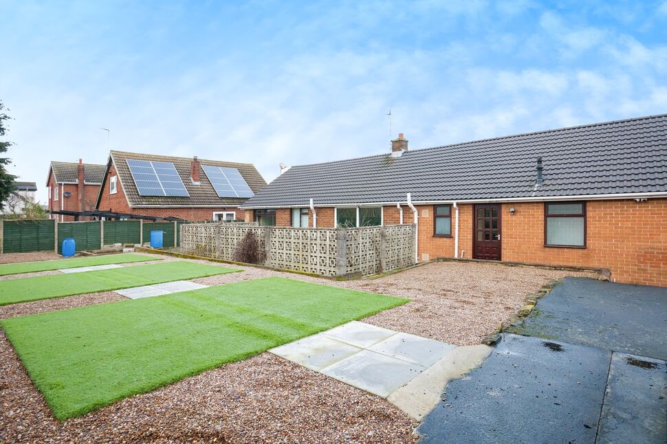 2 bedroom Detached House for sale, Lindale Lane, Kirkhamgate, WF2 £