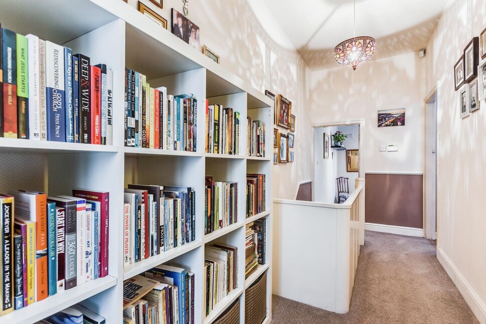 3 bedroom Mid Terrace House for sale, Agbrigg Road, Wakefield, WF1 £