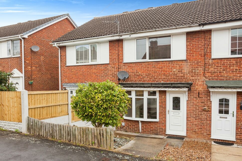 2 bedroom Mid Terrace House for sale, Park Avenue, Kirkthorpe, WF1 £