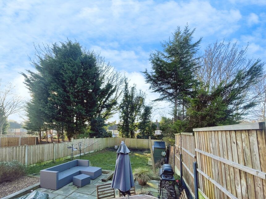 3 bedroom Semi Detached House for sale, Dewsbury Road, Wakefield, WF2