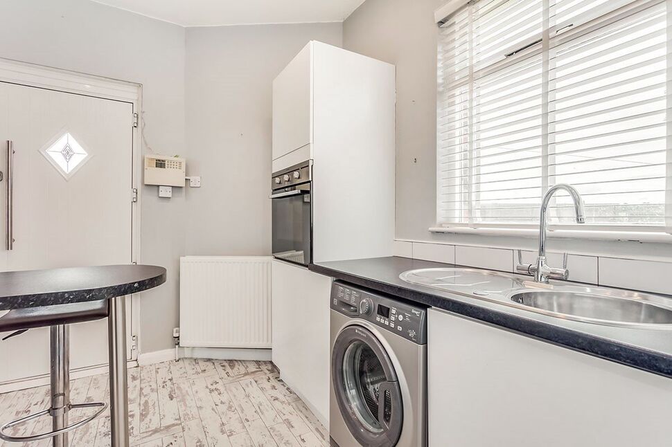 2 bedroom End Terrace House for sale, Batley Road, Wakefield, WF2 £