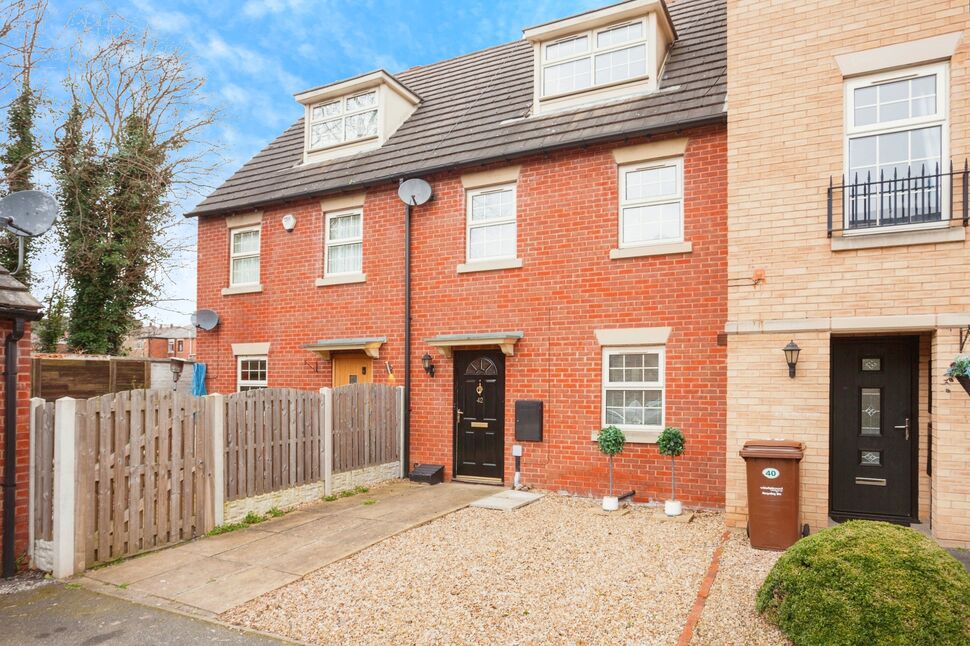 3 bedroom Mid Terrace House for sale, The Point, Wakefield, WF2 £225,000