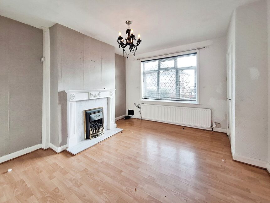 2 bedroom End Terrace House for sale, Batley Road, Wakefield, WF2 £