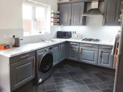 3 bedroom End Terrace House to rent
